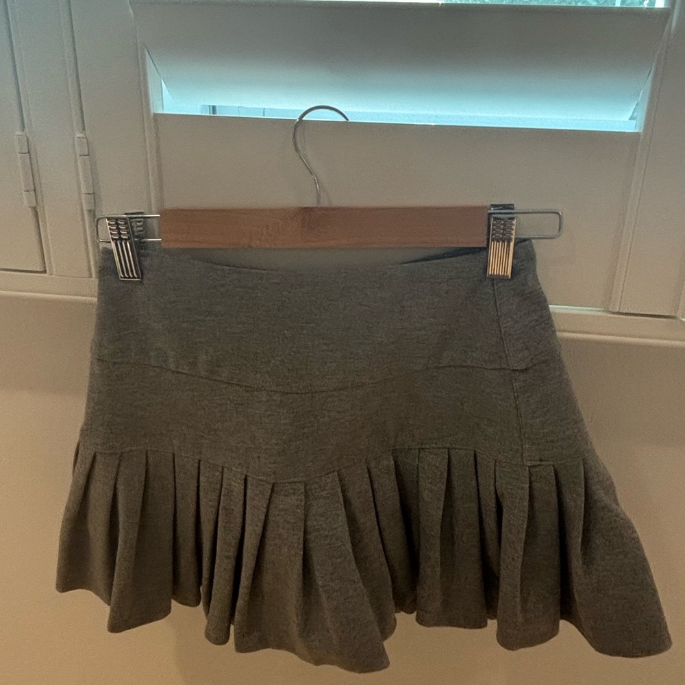 Grey mini skirt